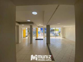 ALUGA-SE EXCELENTE PONTO COMERCIAL NA AV. HERMES FONTES