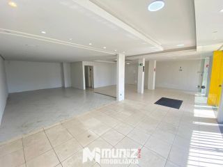 ALUGA-SE EXCELENTE PONTO COMERCIAL NA AV. HERMES FONTES