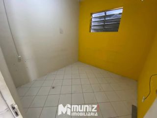 ALUGA-SE EXCELENTE PONTO COMERCIAL NA AV. HERMES FONTES