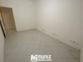 ALUGA-SE EXCELENTE PONTO COMERCIAL NA AV. HERMES FONTES