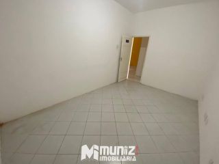 ALUGA-SE EXCELENTE PONTO COMERCIAL NA AV. HERMES FONTES