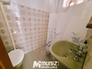 OPORTUNIDADE ÚNICA: VENDE-SE EXCELENTE CASA COM 2 PAVIMENTOS