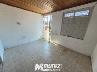 OPORTUNIDADE ÚNICA: VENDE-SE EXCELENTE CASA COM 2 PAVIMENTOS