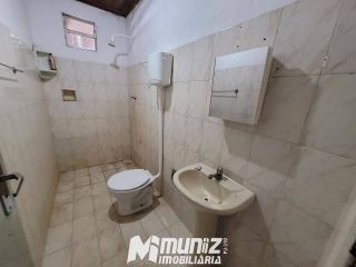OPORTUNIDADE ÚNICA: VENDE-SE EXCELENTE CASA COM 2 PAVIMENTOS