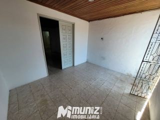 OPORTUNIDADE ÚNICA: VENDE-SE EXCELENTE CASA COM 2 PAVIMENTOS