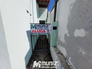 ALUGA-SE EXCELENTE CASA NO BAIRRO AMÉRICA