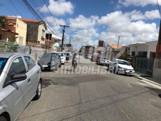 VENDE-SE PRÉDIO COMERCIAL  COM 22 SALAS, FUNCIONAVA UMA ESCOLA NA RUA SOCORRO