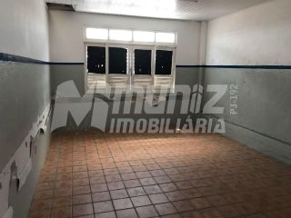 VENDE-SE PRÉDIO COMERCIAL  COM 22 SALAS, FUNCIONAVA UMA ESCOLA NA RUA SOCORRO