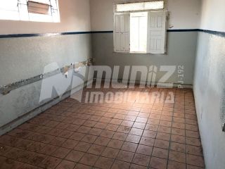 VENDE-SE PRÉDIO COMERCIAL  COM 22 SALAS, FUNCIONAVA UMA ESCOLA NA RUA SOCORRO