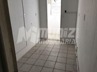 VENDE-SE PRÉDIO COMERCIAL  COM 22 SALAS, FUNCIONAVA UMA ESCOLA NA RUA SOCORRO