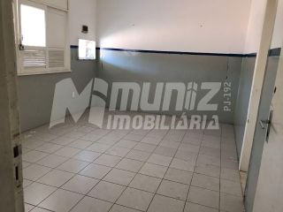 VENDE-SE PRÉDIO COMERCIAL  COM 22 SALAS, FUNCIONAVA UMA ESCOLA NA RUA SOCORRO