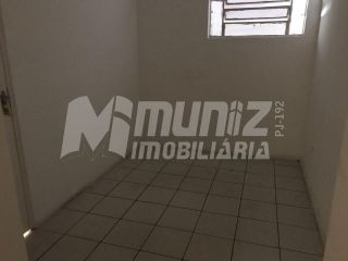 VENDE-SE PRÉDIO COMERCIAL  COM 22 SALAS, FUNCIONAVA UMA ESCOLA NA RUA SOCORRO