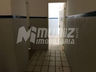 VENDE-SE PRÉDIO COMERCIAL  COM 22 SALAS, FUNCIONAVA UMA ESCOLA NA RUA SOCORRO