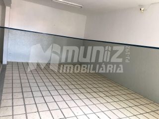 VENDE-SE PRÉDIO COMERCIAL  COM 22 SALAS, FUNCIONAVA UMA ESCOLA NA RUA SOCORRO