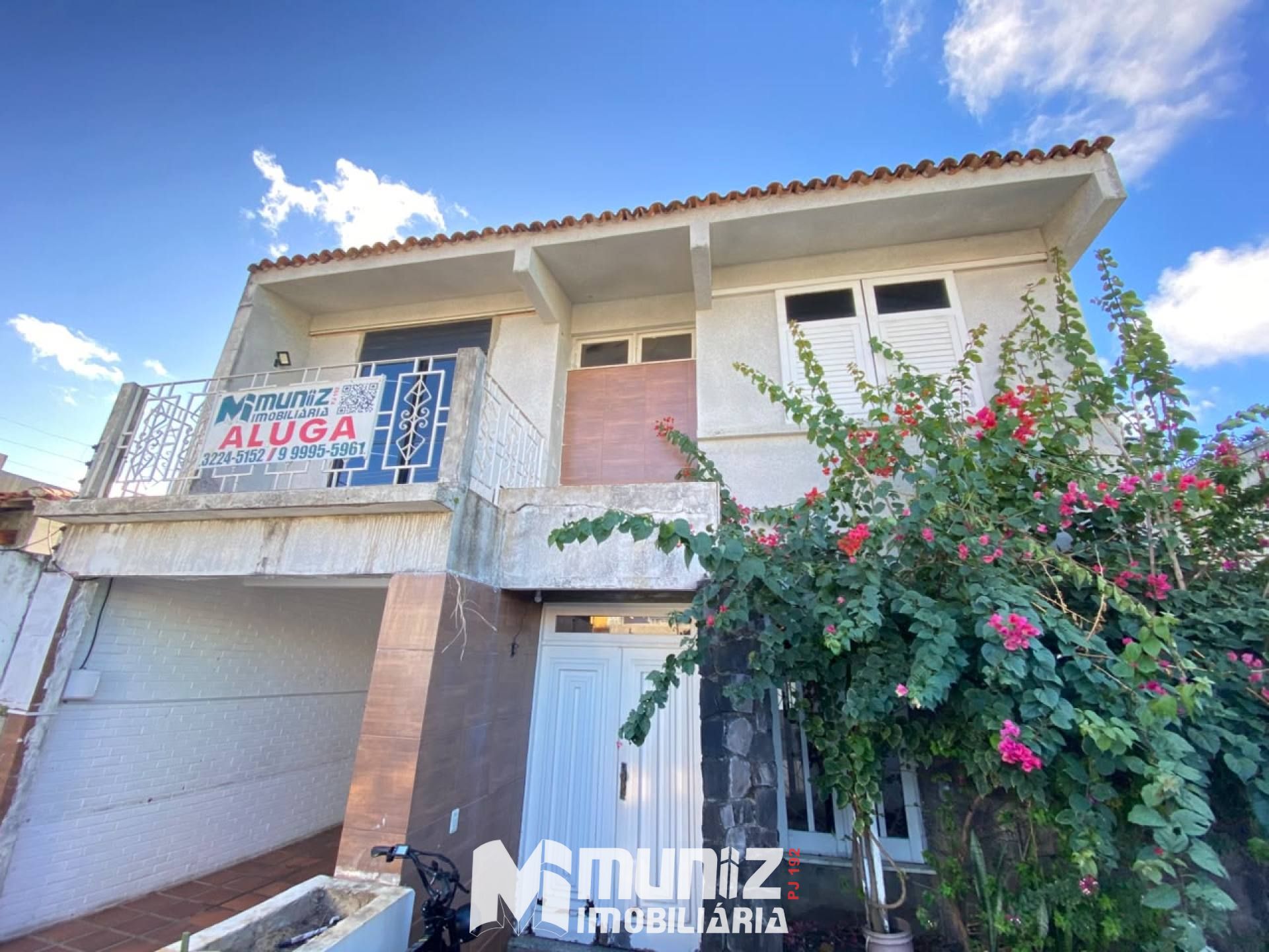 Aluga-se Casa com 2 Pavimentos no Bairro Salgado Filho!