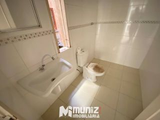 Aluga-se Casa com 2 Pavimentos no Bairro Salgado Filho!