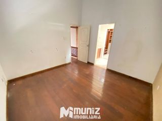 Aluga-se Casa com 2 Pavimentos no Bairro Salgado Filho!