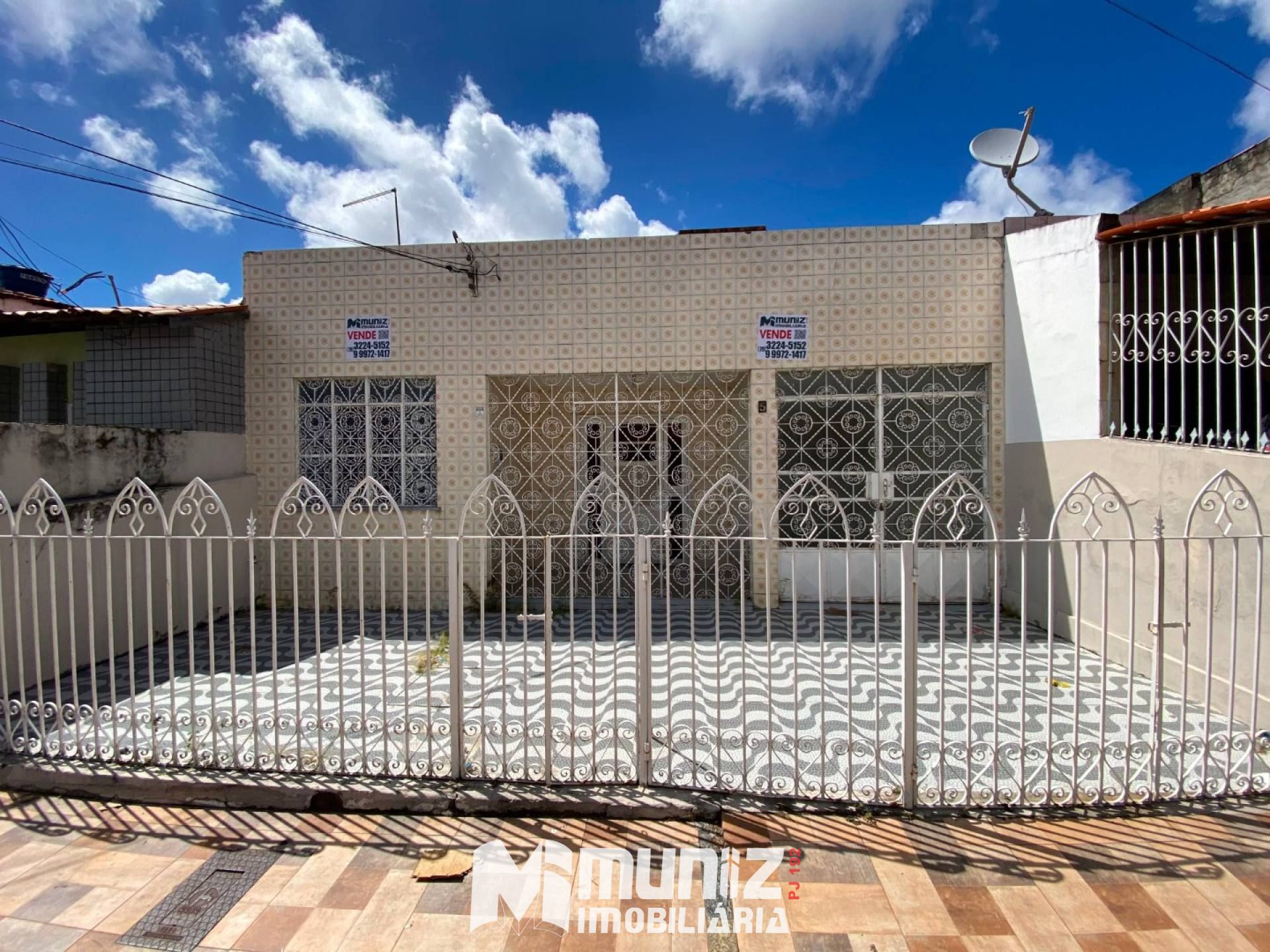 OPORTUNIDADE ÚNICA: ALUGA-SE EXCELENTE CASA NO BAIRRO NOVO PARAÍSO