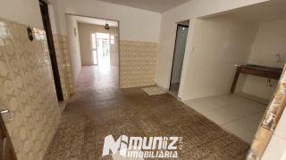 OPORTUNIDADE ÚNICA: ALUGA-SE EXCELENTE CASA NO BAIRRO NOVO PARAÍSO