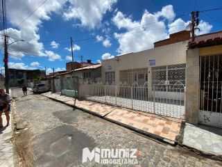 OPORTUNIDADE ÚNICA: ALUGA-SE EXCELENTE CASA NO BAIRRO NOVO PARAÍSO