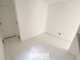 ALUGA-SE APARTAMENTO NO RESIDENCIAL TERESINHA DIAS