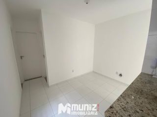 ALUGA-SE APARTAMENTO NO RESIDENCIAL TERESINHA DIAS