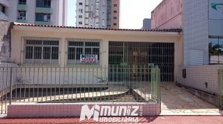 VENDE-SE EXCELENTE CASA OTIMA P/COMERCIO OU RESIDENCIA