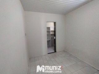 ALUGA-SE CASA NA RUA F