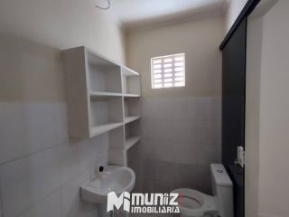 ALUGA-SE CASA NA RUA F