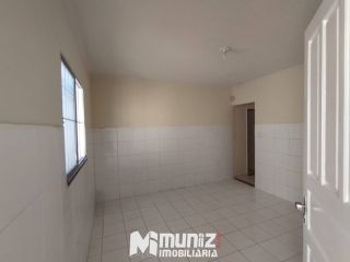 ALUGA-SE CASA NA RUA F