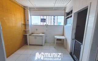 Aluguel de Apartamento Amplo no Edifício Villa Maria – Bairro Centro!