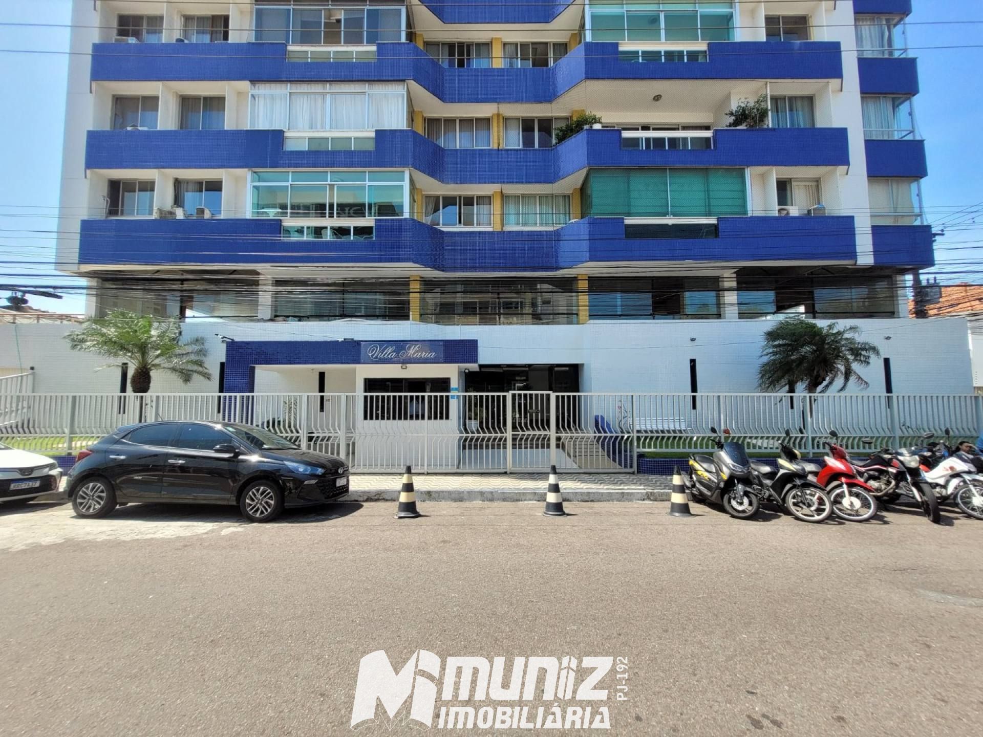 Vende Apartamento Amplo no Edifício Villa Maria – Bairro Centro!