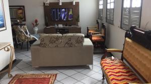 VENDE-SE CASA NA AV. DR EDÉZIO VIERA DE MELO - SUISSA