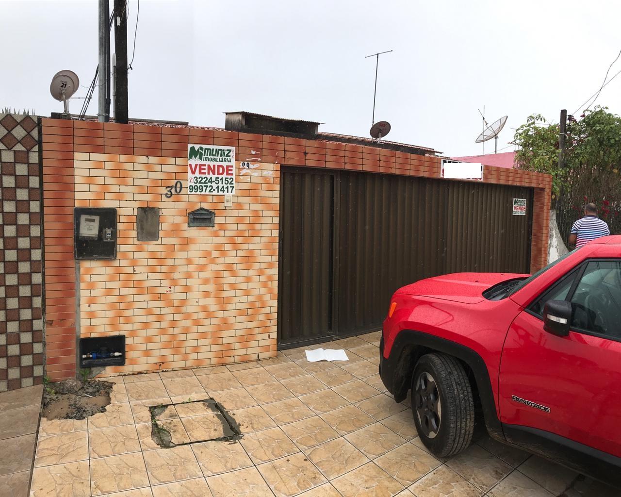 VENDE-SE CASA NAS MEDIAÇOES DA PADARIA REGINA - JABOTIANA