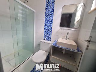 ALUGA-SE CASA NA AV. EDEZIO VIEIRA DE MELO