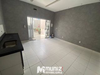 ALUGA-SE SALA COMERCIAL NO GRAGERU.