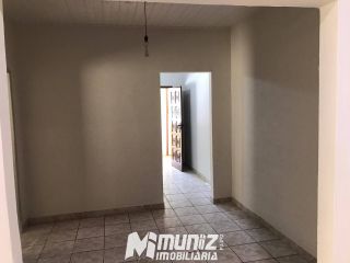VENDE-SE CASA NA AVENIDA COLETORA C, ALBANO FRANCO.