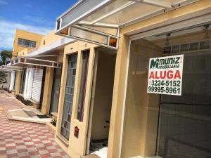 ALUGA-SE SALA COMERCIAL NA GALERIA ANDALUZIA, SALA 02.
