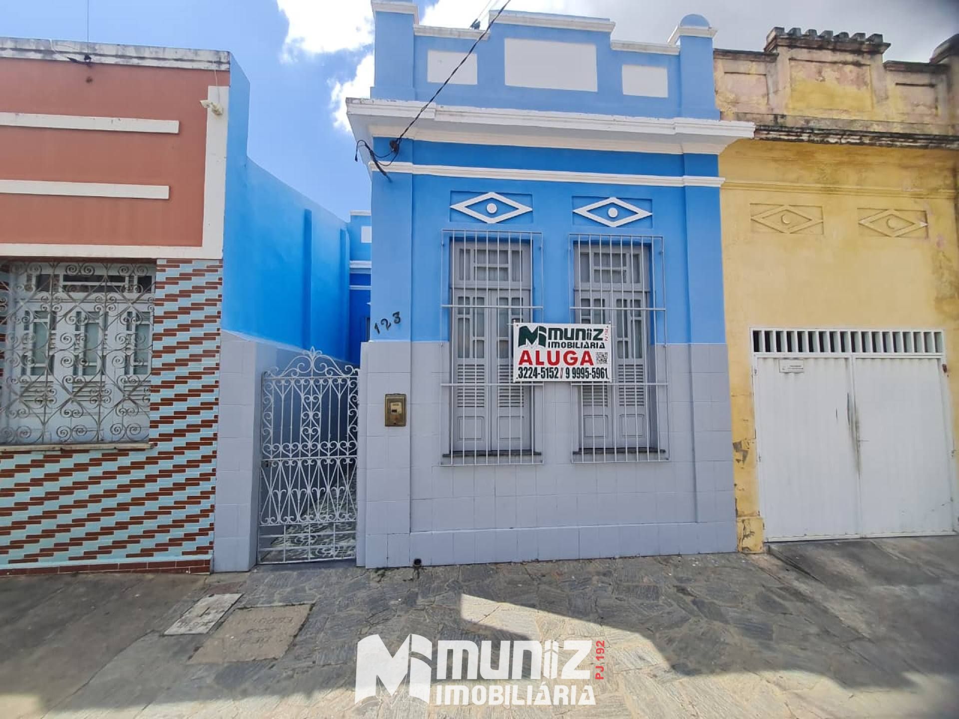 Casa No Bairro Industrial Disponível Para Aluguel na Rua Belém