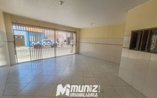 Casa Com Ótima Localização Disponível Para Aluguel na Avenida Carlos Burlamarqui