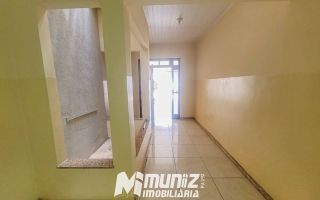 Casa Com Ótima Localização Disponível Para Aluguel na Avenida Carlos Burlamarqui