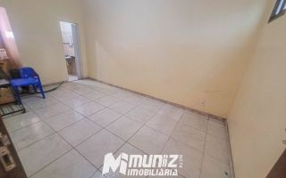 Casa Com Ótima Localização Disponível Para Aluguel na Avenida Carlos Burlamarqui