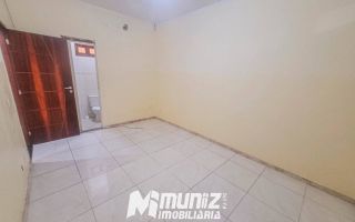 Casa Com Ótima Localização Disponível Para Aluguel na Avenida Carlos Burlamarqui
