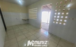 Casa Com Ótima Localização Disponível Para Aluguel na Avenida Carlos Burlamarqui
