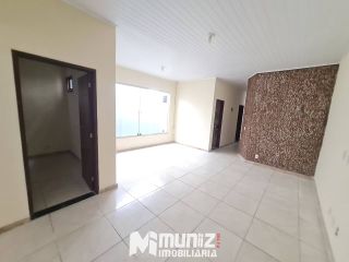 Casa Disponível Para Aluguel na Avenida Carlos Burlamarqui