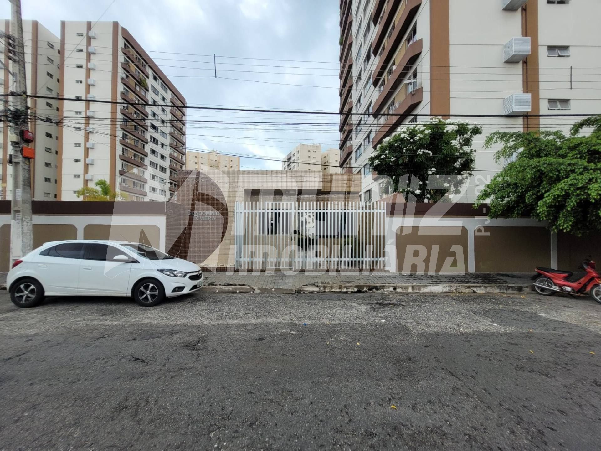 Apartamento Para Alugar com 3 quartos 1 suítes no bairro 13 de Julho em Aracaju