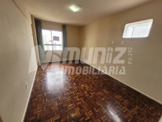 Apartamento Para Alugar com 3 quartos 1 suítes no bairro 13 de Julho em Aracaju