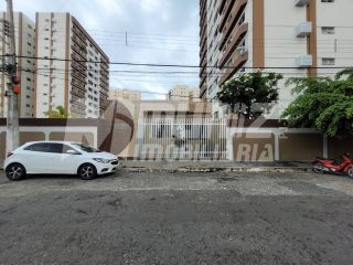 Apartamento Para Alugar com 3 quartos 1 suítes no bairro 13 de Julho em Aracaju