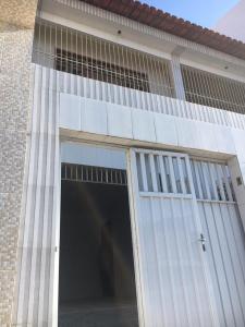 ALUGA-SE CASA PARTE TÉRREA, NA RUA 15, CONJ. JOÃO ALVES.