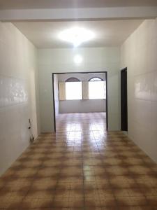 ALUGA-SE CASA PARTE TÉRREA, NA RUA 15, CONJ. JOÃO ALVES.